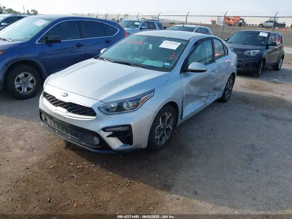 3KPF24AD3LE212819 2020 KIA FORTE - Image 2