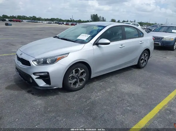 3KPF24AD3LE213260 2020 KIA FORTE - Image 2