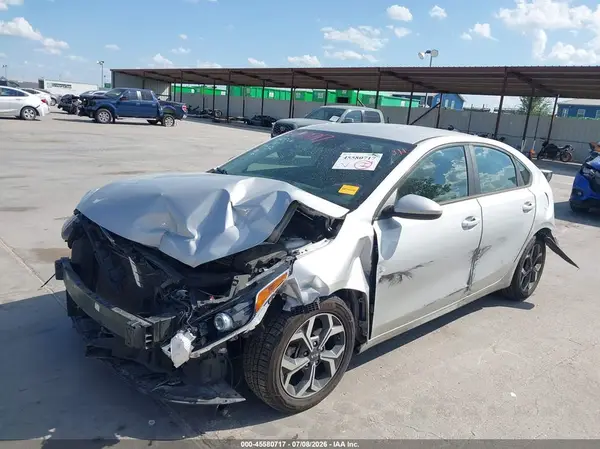 3KPF24AD3LE220368 2020 KIA FORTE - Image 2