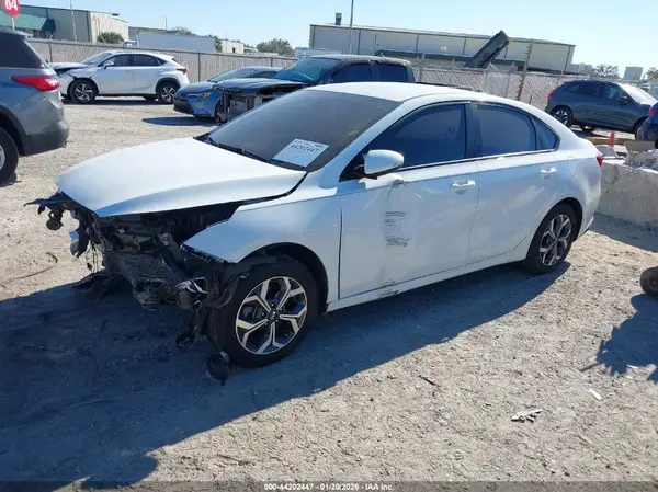 3KPF24AD3LE229829 2020 KIA FORTE - Image 2