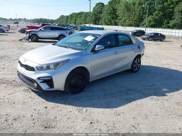 3KPF24AD3LE234805 2020 KIA FORTE - Image 2