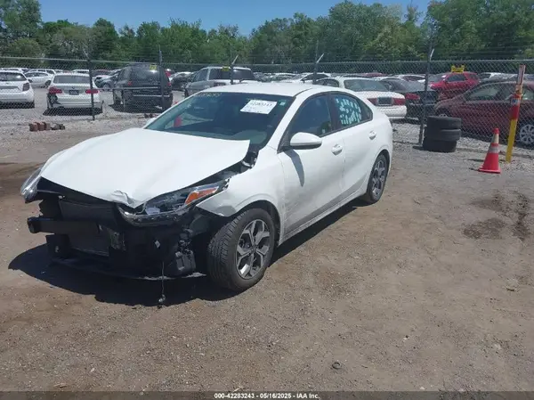 3KPF24AD3LE240457 2020 KIA FORTE - Image 2