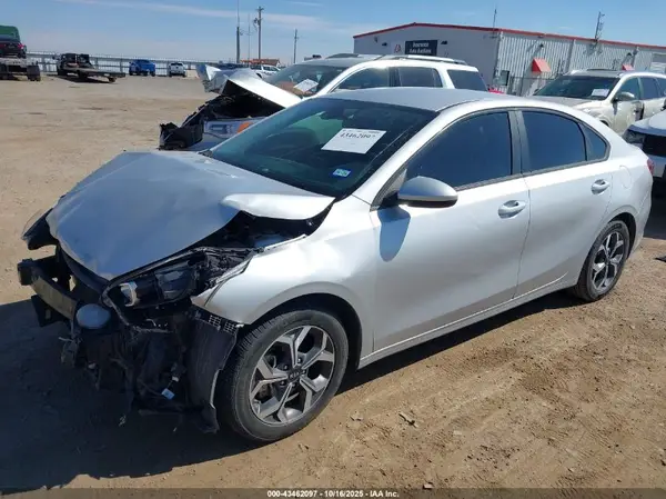 3KPF24AD3LE247229 2020 KIA FORTE - Image 2