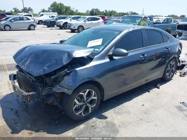 3KPF24AD3LE260269 2020 KIA FORTE - Image 2