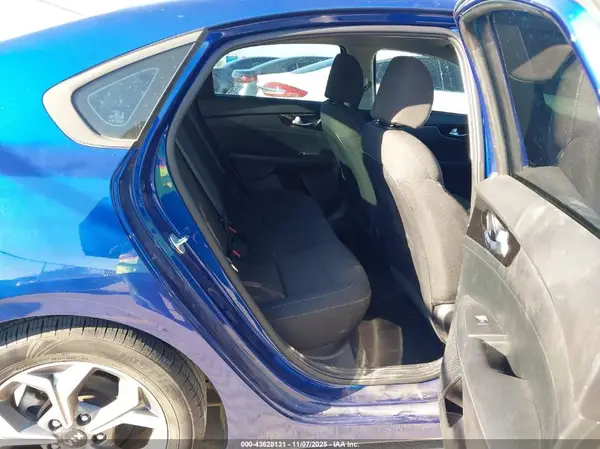 3KPF24AD3ME264176 2021 KIA FORTE - Image 8