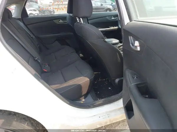 3KPF24AD3ME264999 2021 KIA FORTE - Image 8