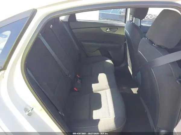 3KPF24AD3ME267093 2021 KIA FORTE - Image 8