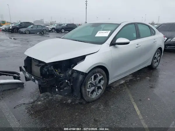 3KPF24AD3ME268213 2021 KIA FORTE - Image 2