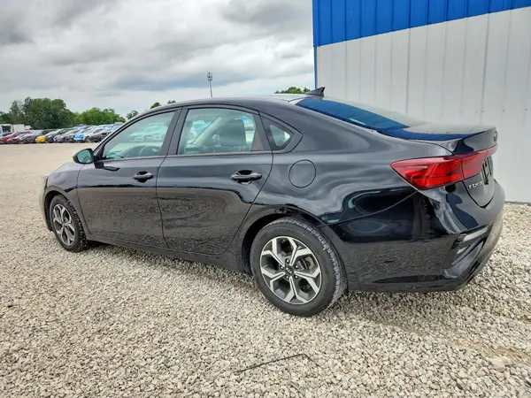 3KPF24AD3ME273556 2021 KIA FORTE - Image 2