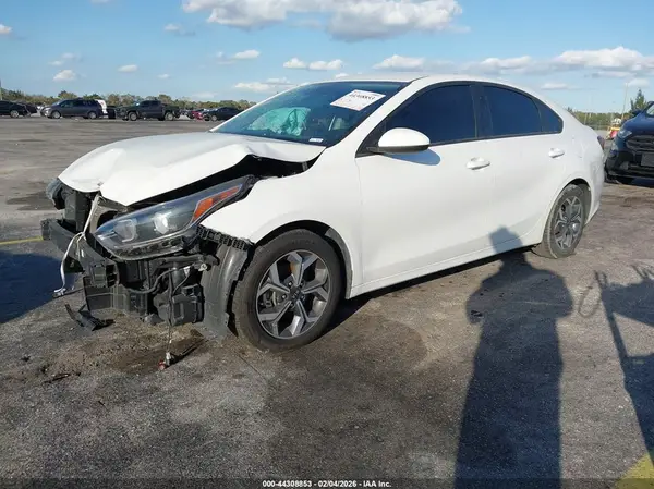 3KPF24AD3ME281429 2021 KIA FORTE - Image 2