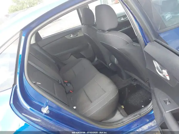 3KPF24AD3ME282046 2021 KIA FORTE - Image 8