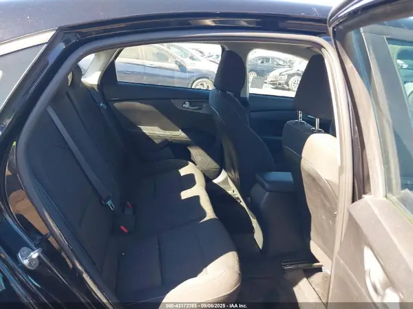 3KPF24AD3ME284248 2021 KIA FORTE - Image 8