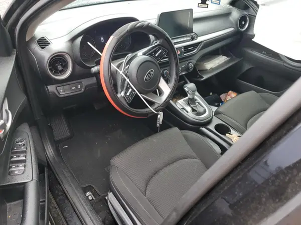 3KPF24AD3ME285044 2021 KIA FORTE - Image 8