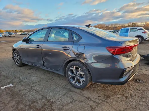 3KPF24AD3ME285612 2021 KIA FORTE - Image 2