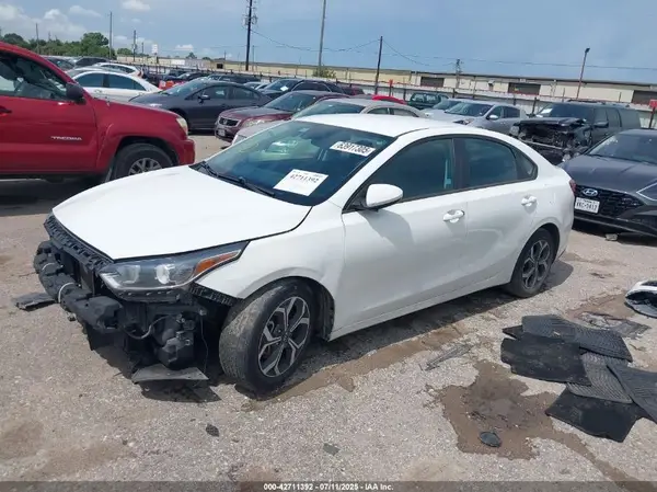 3KPF24AD3ME288090 2021 KIA FORTE - Image 2
