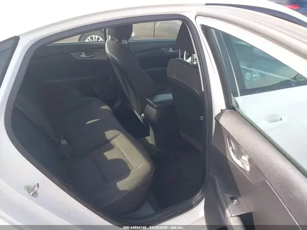 3KPF24AD3ME289174 2021 KIA FORTE - Image 8