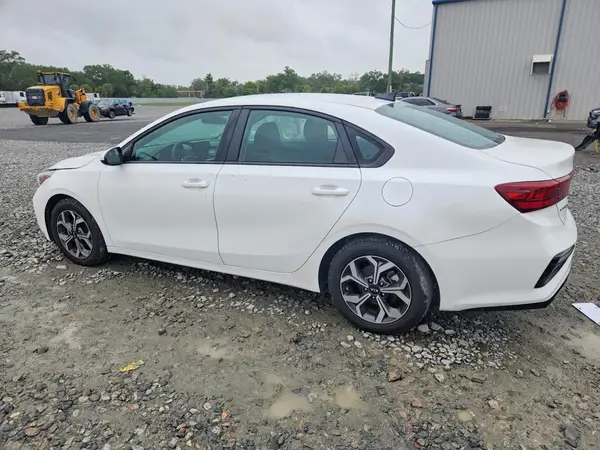 3KPF24AD3ME304076 2021 KIA FORTE - Image 2
