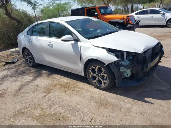 3KPF24AD3ME305423 2021 KIA FORTE - Image 1