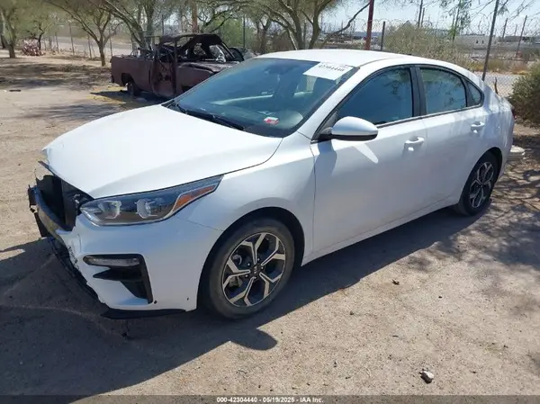 3KPF24AD3ME305423 2021 KIA FORTE - Image 2