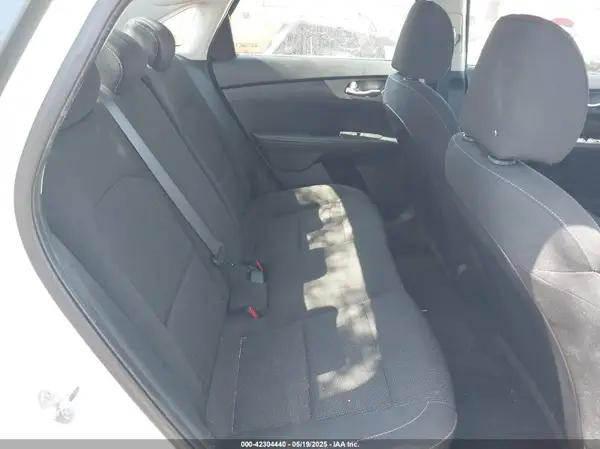 3KPF24AD3ME305423 2021 KIA FORTE - Image 8