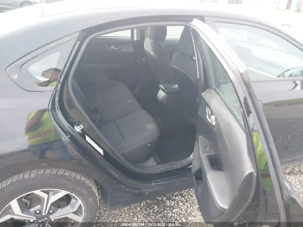 3KPF24AD3ME309231 2021 KIA FORTE - Image 8