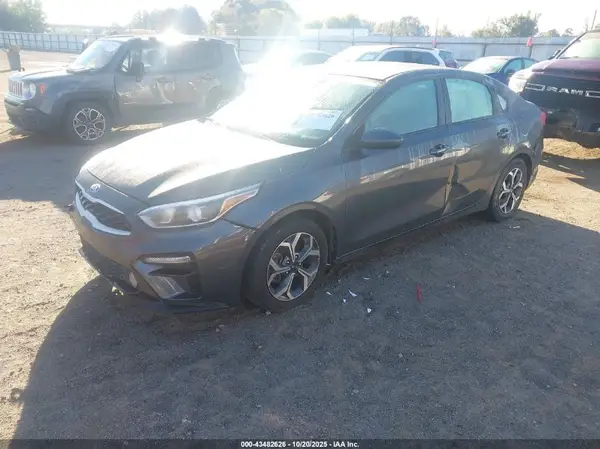 3KPF24AD3ME311643 2021 KIA FORTE - Image 2