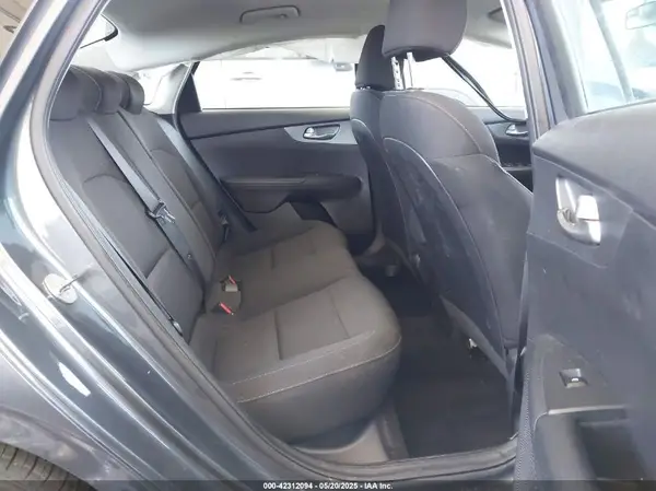 3KPF24AD3ME316518 2021 KIA FORTE - Image 8
