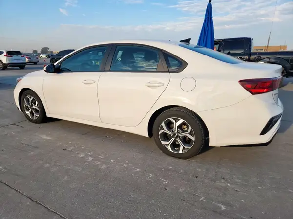 3KPF24AD3ME321072 2021 KIA FORTE - Image 2