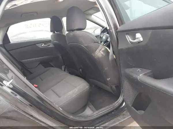3KPF24AD3ME326093 2021 KIA FORTE - Image 8