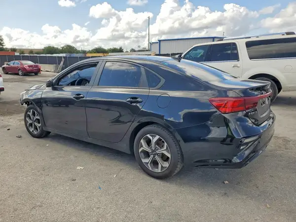 3KPF24AD3ME327146 2021 KIA FORTE - Image 2
