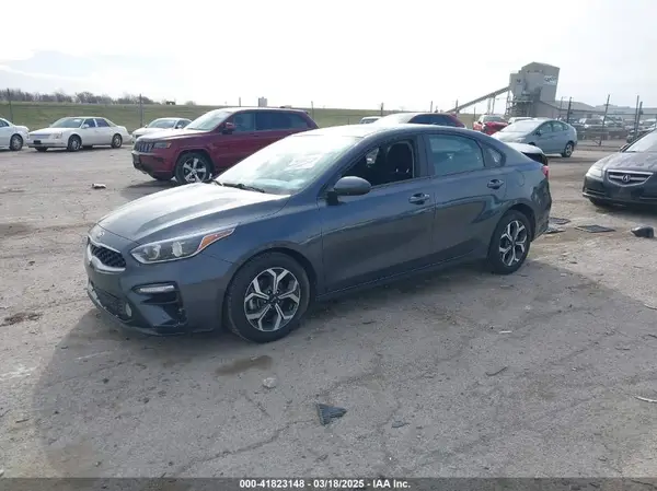 3KPF24AD3ME329477 2021 KIA FORTE - Image 2