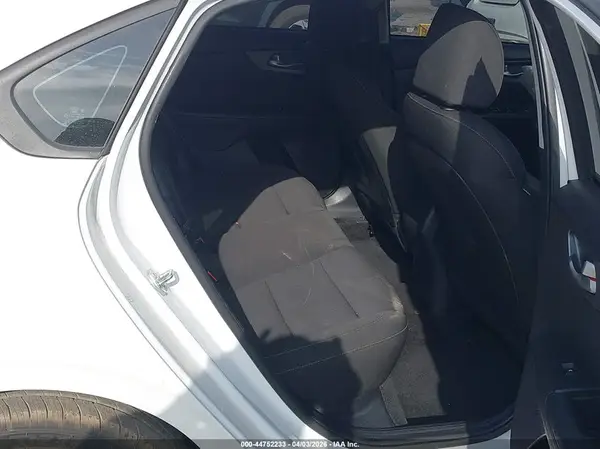 3KPF24AD3ME329575 2021 KIA FORTE - Image 8