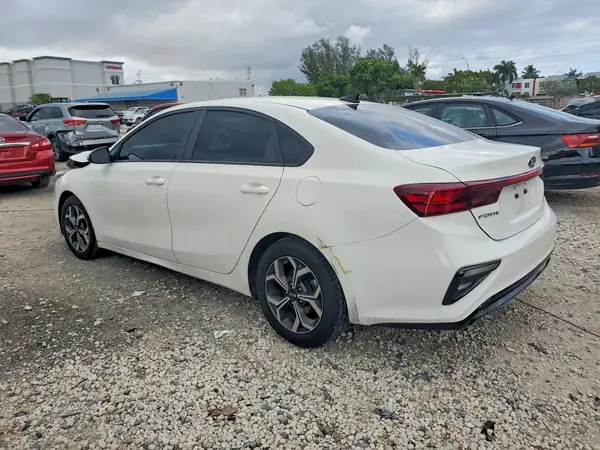 3KPF24AD3ME329589 2021 KIA FORTE - Image 2