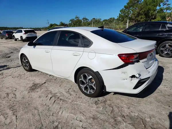 3KPF24AD3ME330936 2021 KIA FORTE - Image 2