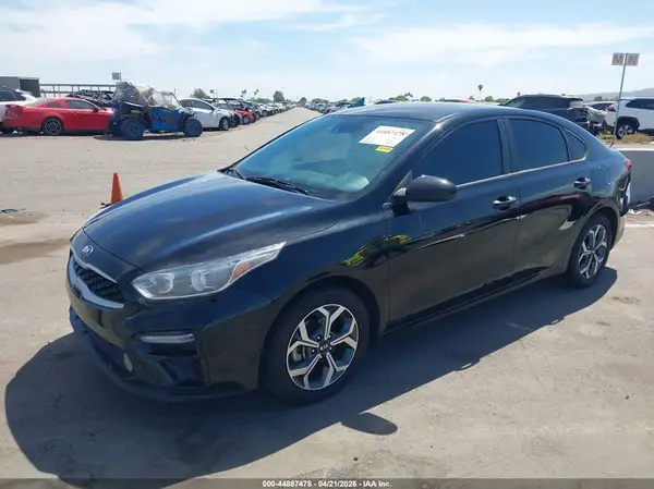 3KPF24AD3ME332895 2021 KIA FORTE - Image 2