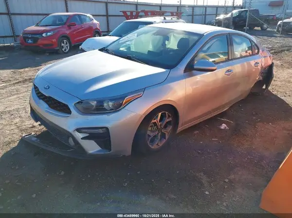 3KPF24AD3ME338275 2021 KIA FORTE - Image 2