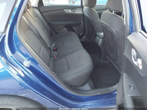 3KPF24AD3ME338423 2021 KIA FORTE - Image 8