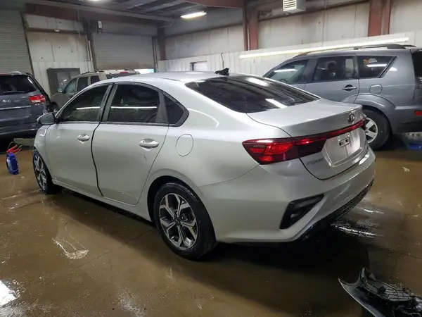 3KPF24AD3ME339135 2021 KIA FORTE - Image 2