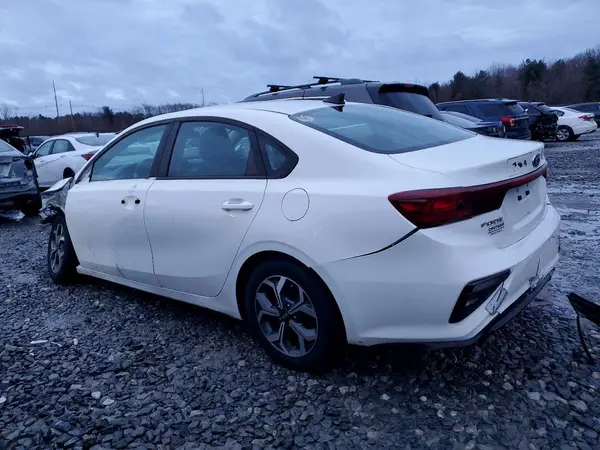 3KPF24AD3ME339586 2021 KIA FORTE - Image 2