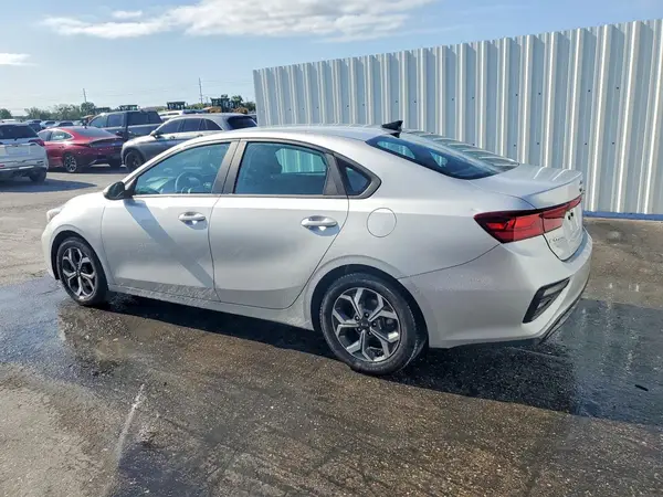 3KPF24AD3ME348403 2021 KIA FORTE - Image 2
