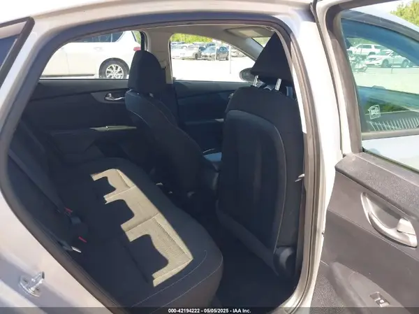 3KPF24AD3ME353116 2021 KIA FORTE - Image 8