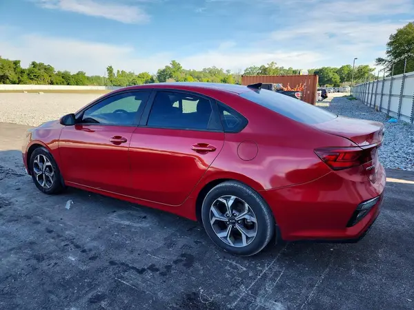 3KPF24AD3ME358851 2021 KIA FORTE - Image 2