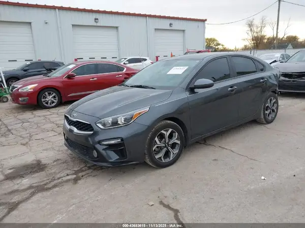 3KPF24AD3ME363810 2021 KIA FORTE - Image 2