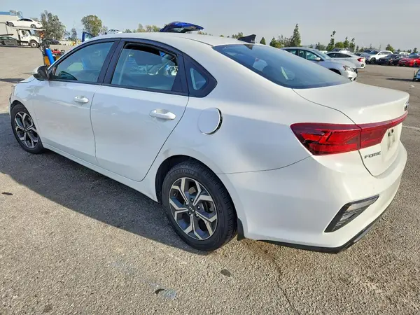 3KPF24AD3ME364715 2021 KIA FORTE - Image 2
