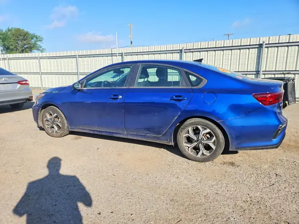 3KPF24AD3ME371146 2021 KIA FORTE - Image 2
