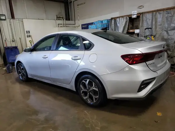 3KPF24AD3ME371213 2021 KIA FORTE - Image 2