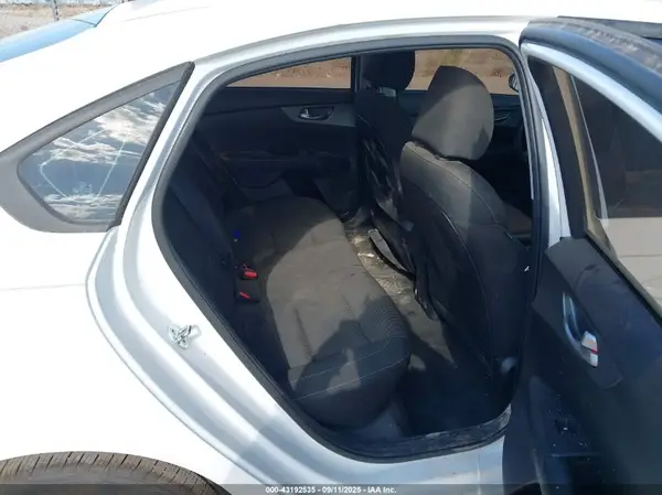 3KPF24AD3ME374855 2021 KIA FORTE - Image 8
