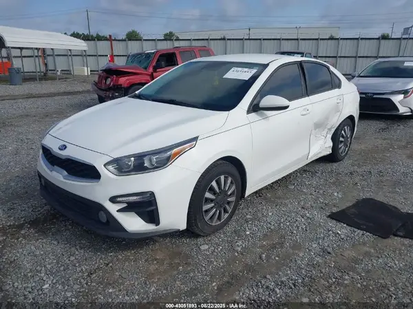 3KPF24AD3ME375570 2021 KIA FORTE - Image 2