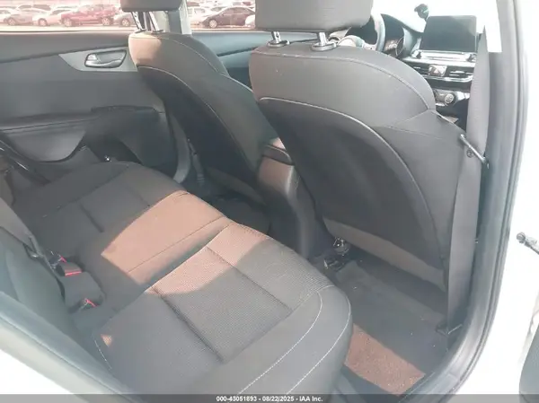 3KPF24AD3ME375570 2021 KIA FORTE - Image 8