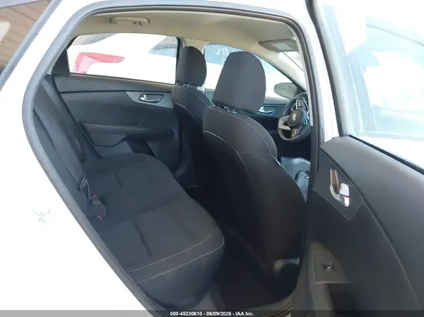 3KPF24AD3ME376072 2021 KIA FORTE - Image 8